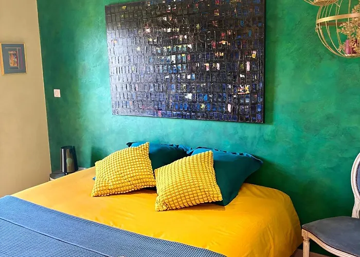 Les D Hotes De La Maison Melomane Bed & Breakfast 3*